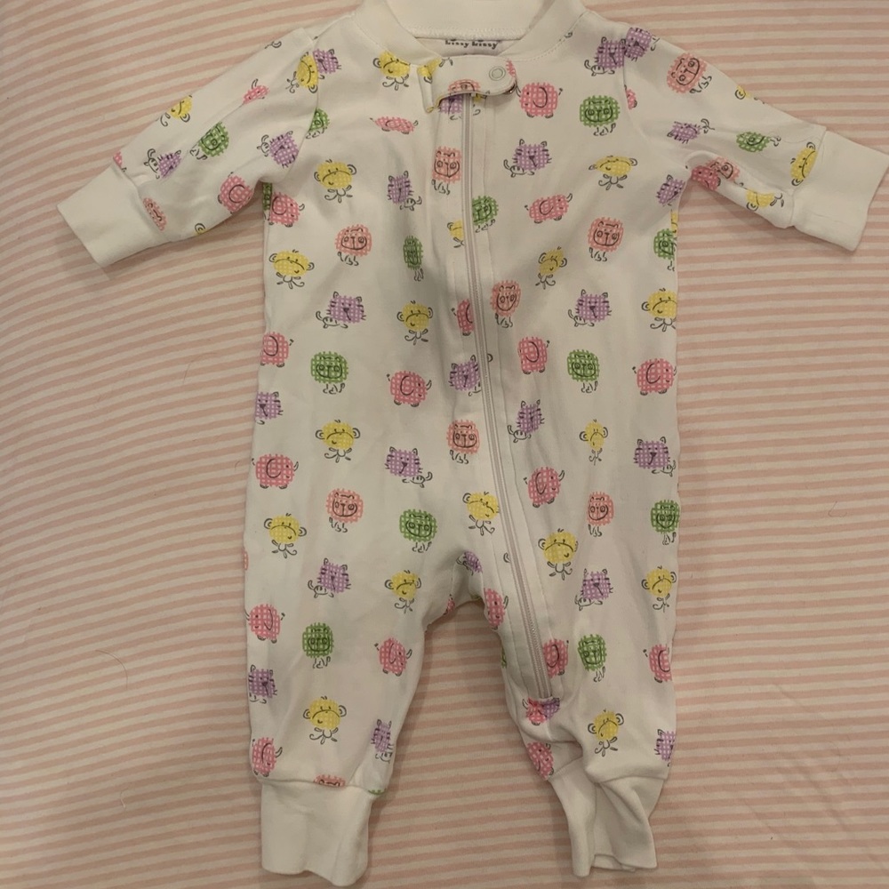 Kissy kissy onesie